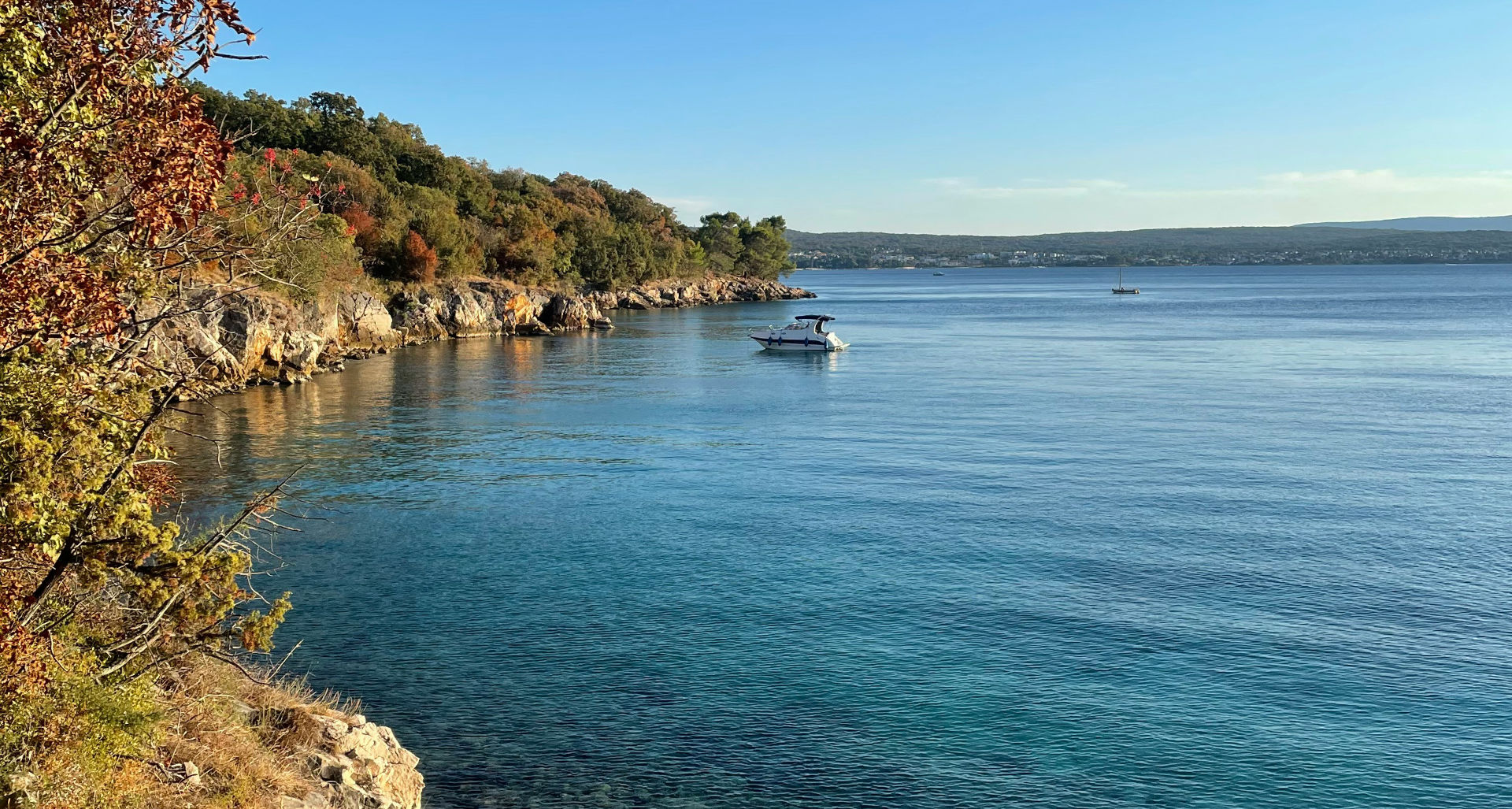 Deň 2: Mesto Rab → Mesto Krk (~20 námorných míľ)