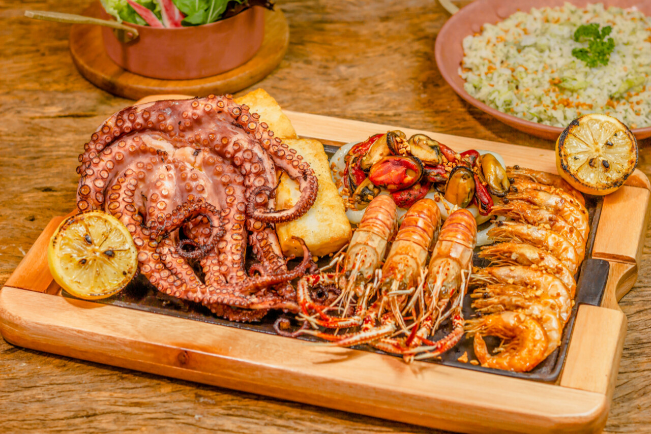 Fresh seafood – a delicacy while sailing