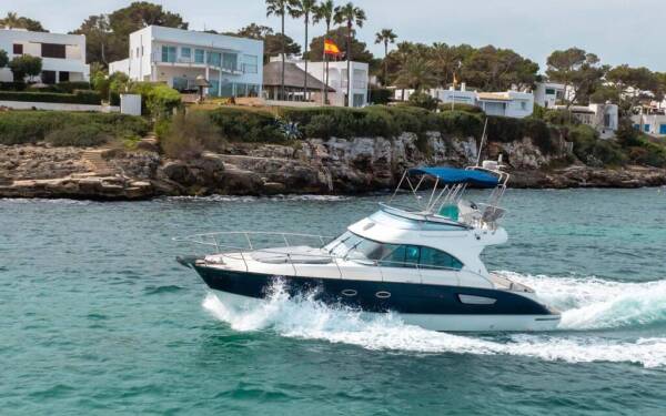 Antares 12 Helen Rose