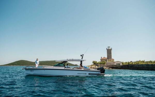 Axopar 37 Sun Top Axopar 37