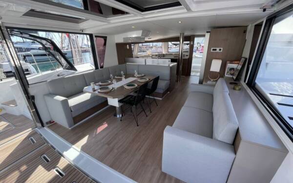 Bali 4.6 Sail and Travel