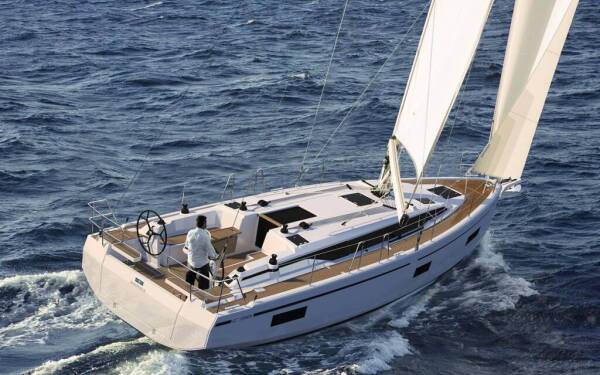 Bavaria C38 NN