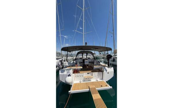 Bavaria C42 Onyx