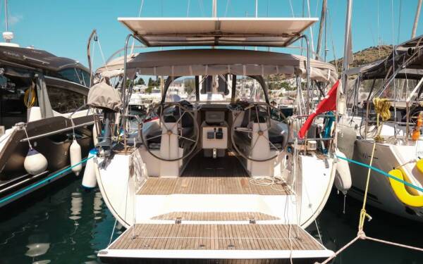 Bavaria Cruiser 40 Spark-1