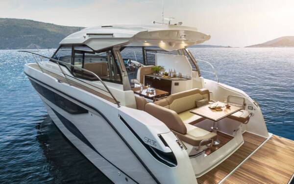 Bavaria SR36HT Lilian