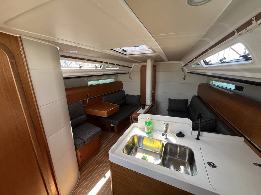 Dehler 38 SQ Ship Happens