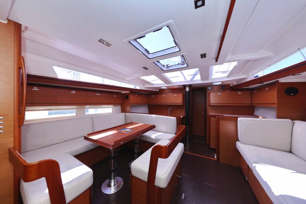 Dufour 520 GL Lateja