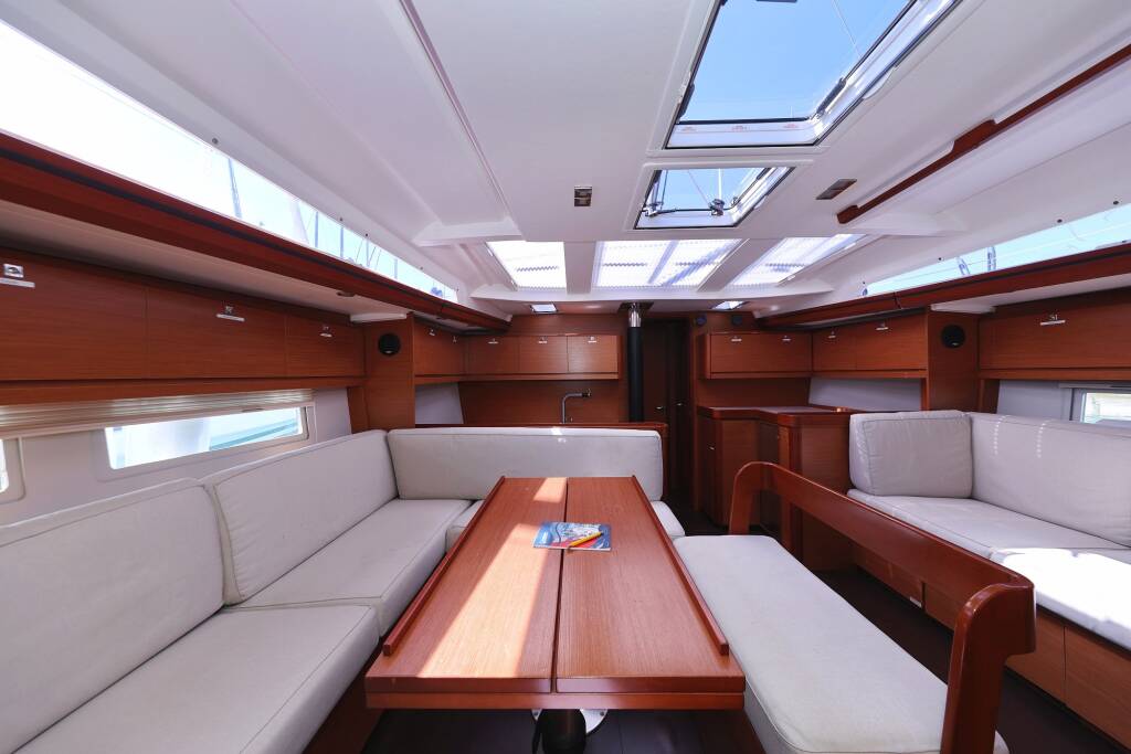 Dufour 520 GL Lateja