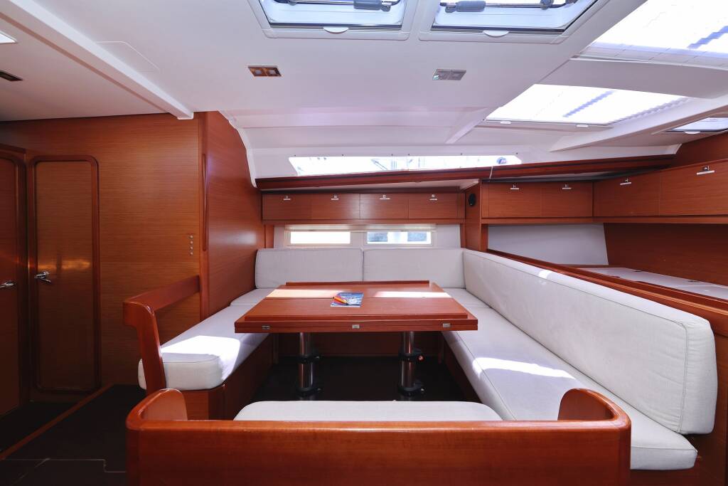 Dufour 520 GL Lateja