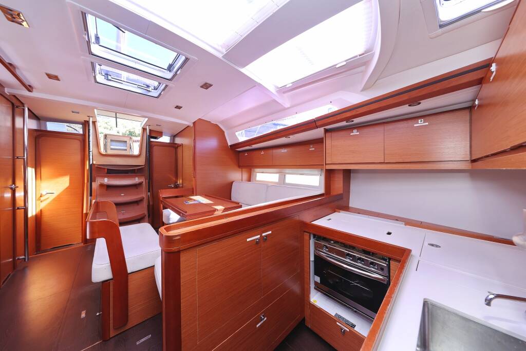 Dufour 520 GL Lateja