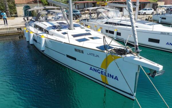 Dufour 520 GL Lateja