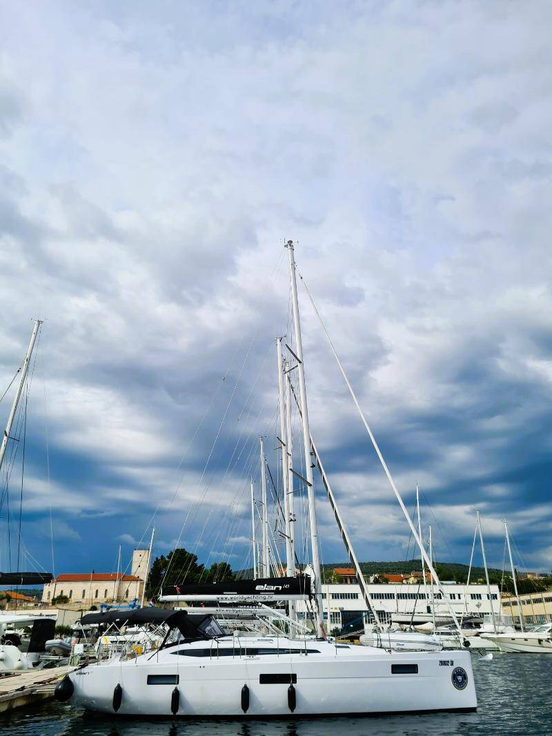 Elan Impression 45 First Edition