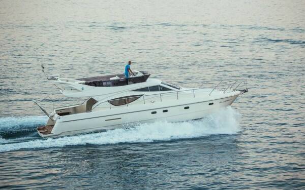 Ferretti Yachts 460 Bluebell