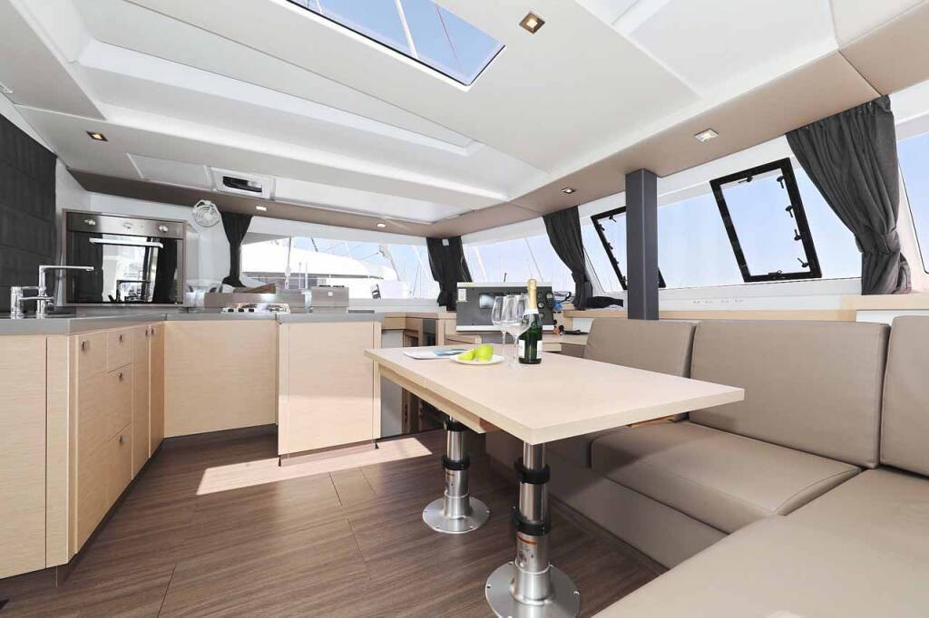 Fountaine Pajot Astrea 42 Bella V