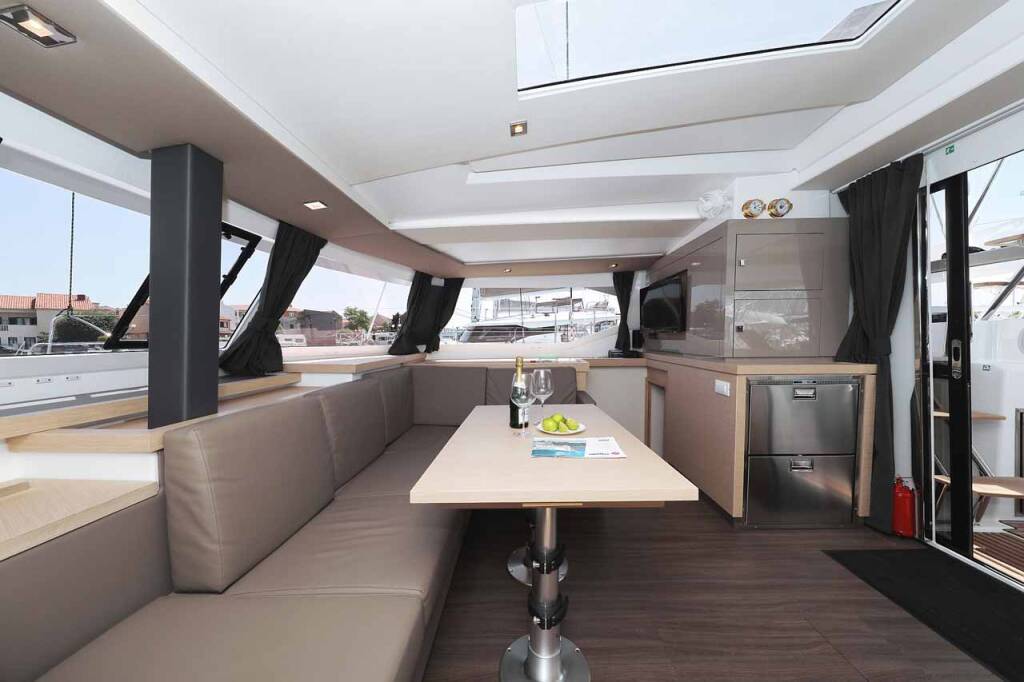 Fountaine Pajot Astrea 42 Bella V