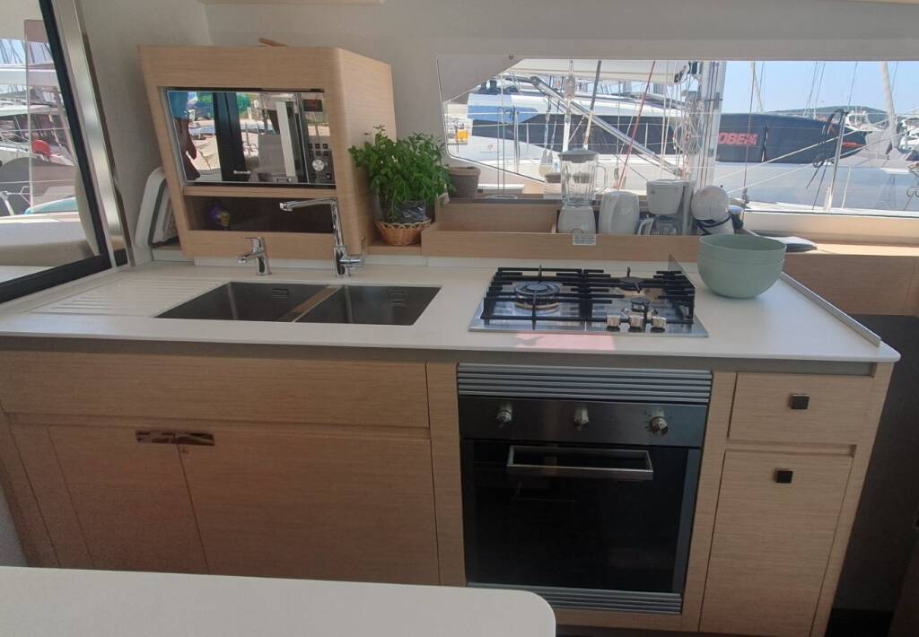 Fountaine Pajot Aura 51 Sunrise