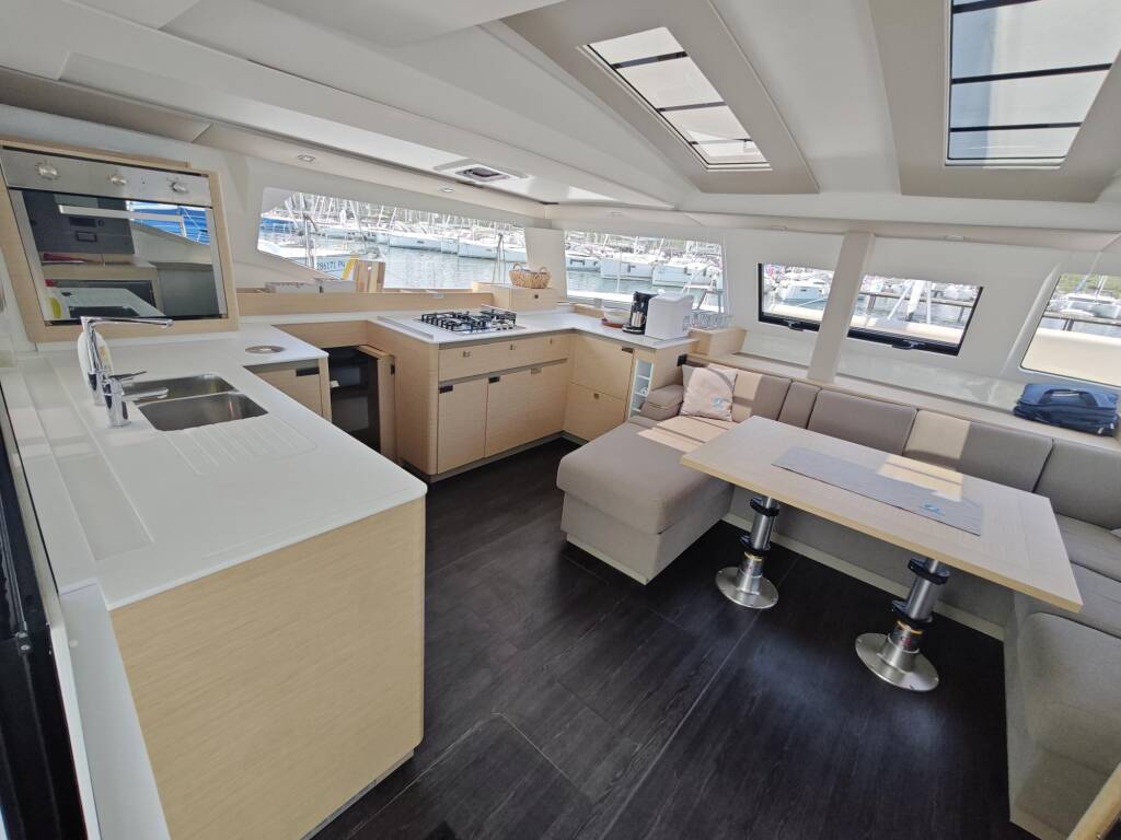 Fountaine Pajot Elba 45 Caramita
