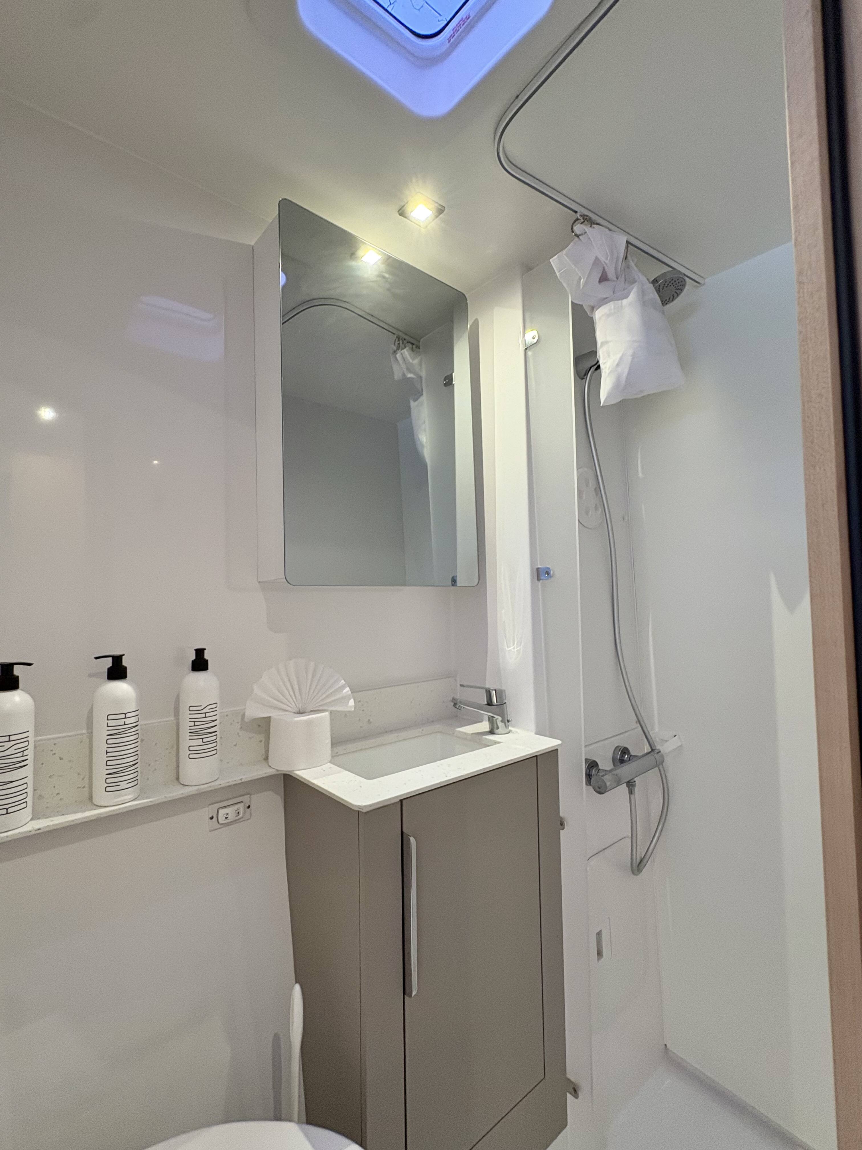 Fountaine Pajot FP 44 Quatuor Emma Rose