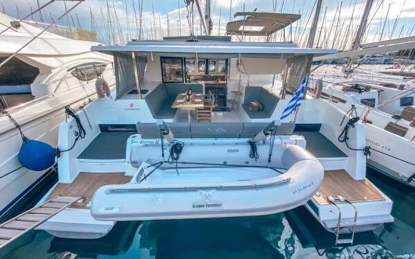Fountaine Pajot Lucia 40 Go Earth I