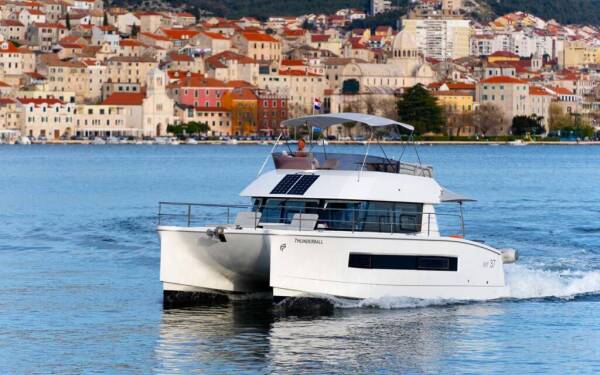 Fountaine Pajot MY 37 Thunderball