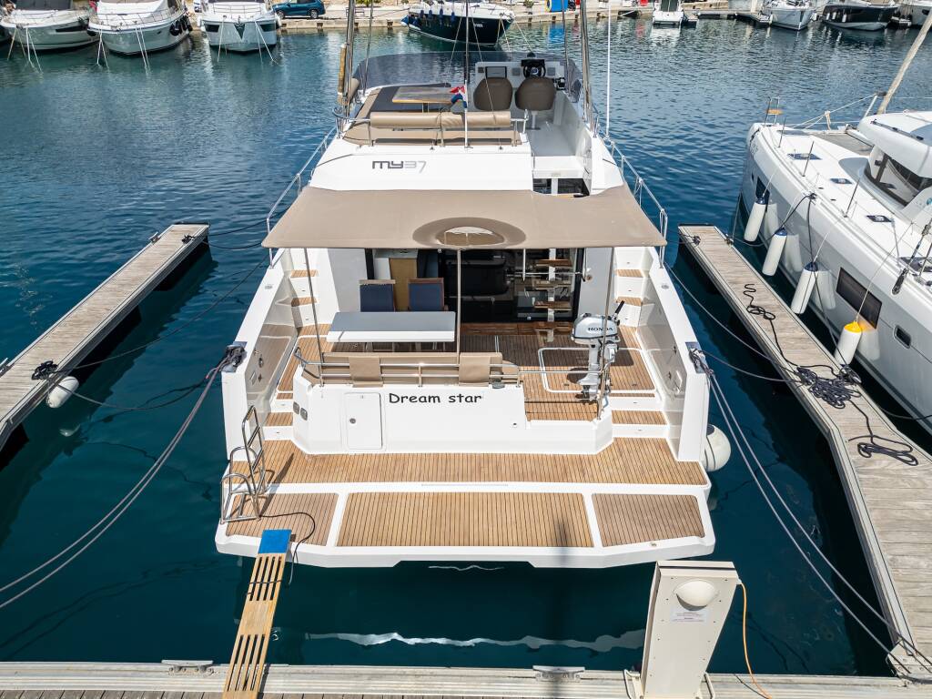 Fountaine Pajot MY 37 Dream Star