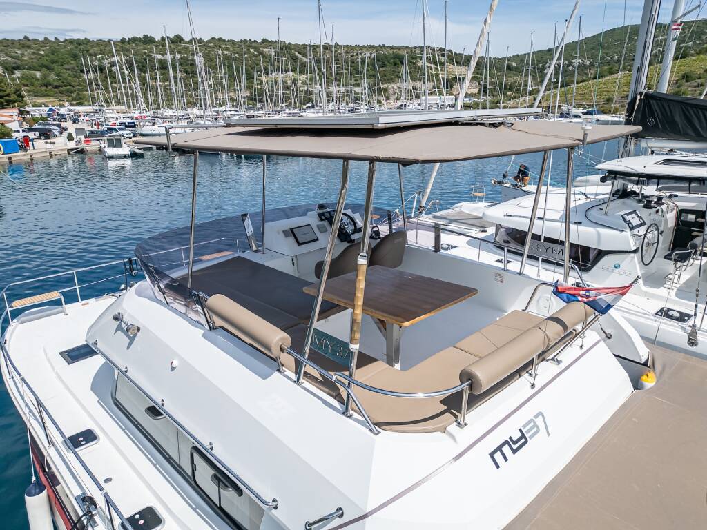 Fountaine Pajot MY 37 Dream Star