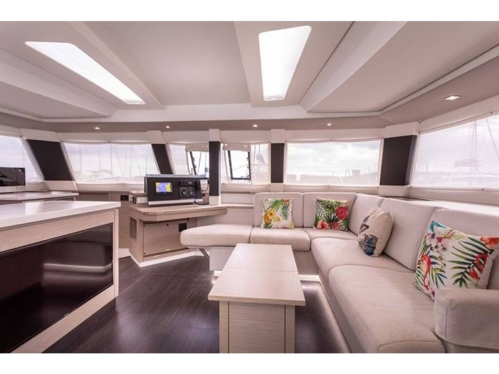 Fountaine Pajot Saba 50 Phoenix