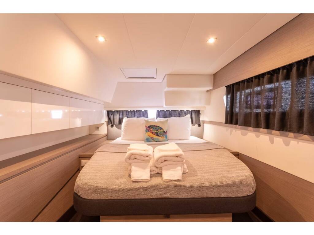 Fountaine Pajot Saba 50 Phoenix