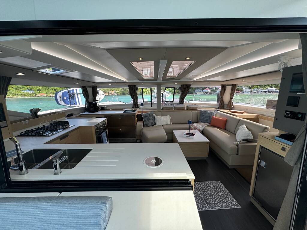 Fountaine Pajot Tanna 47 Feeling Knotty