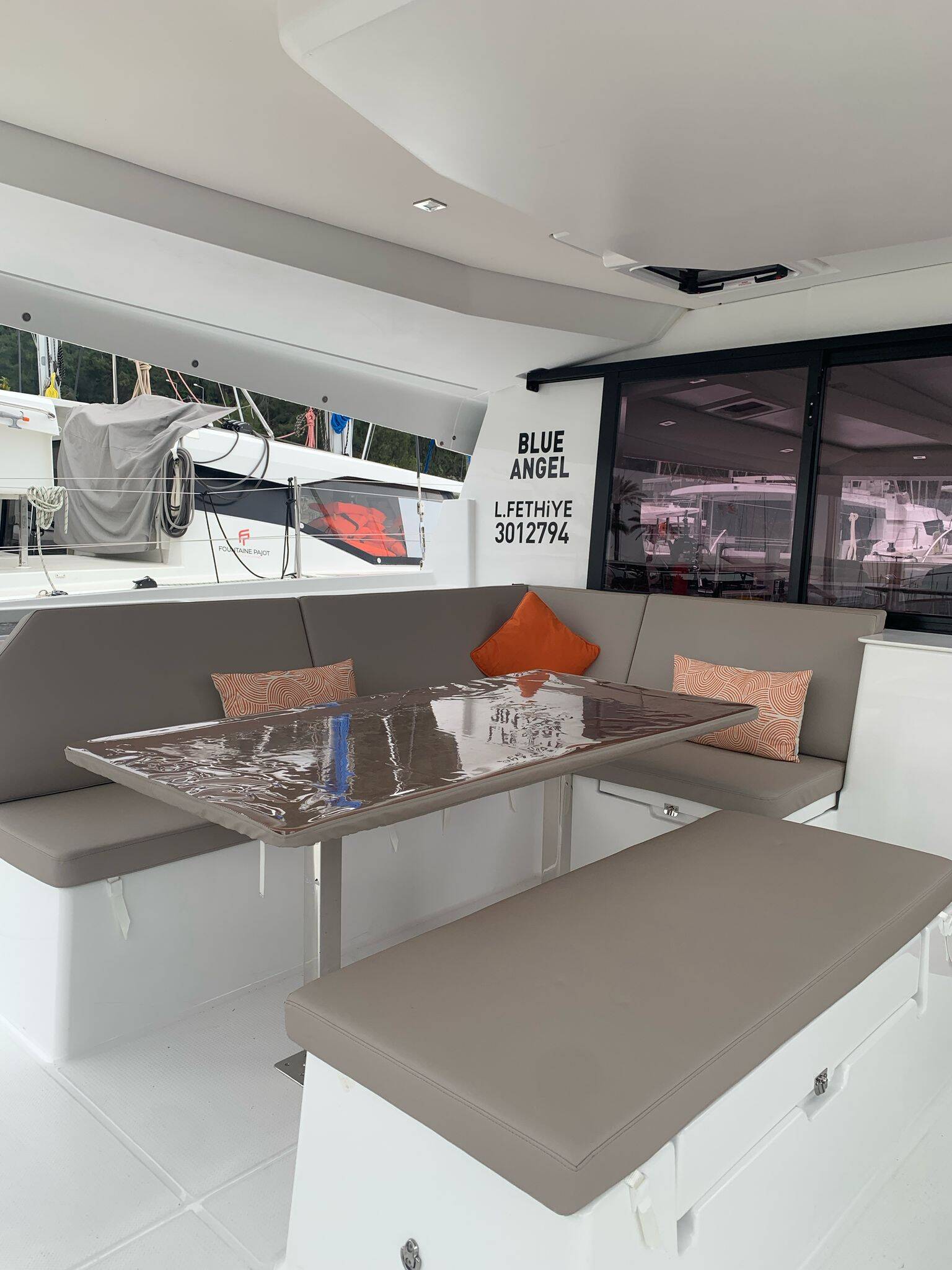 Fountaine Pajot Tanna 47 Blue Angel