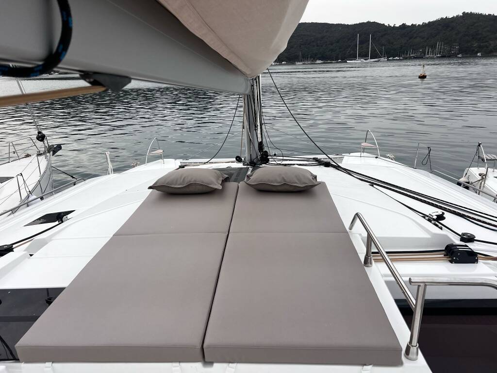Fountaine Pajot Tanna 47 Blue Angel