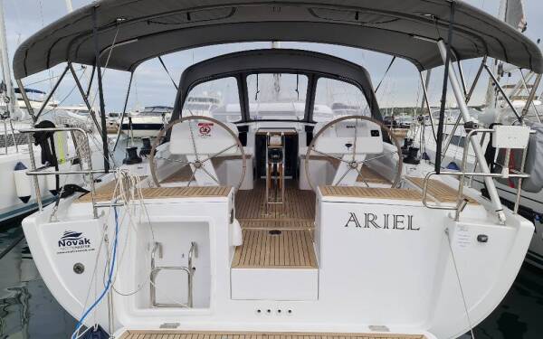 Hanse 458 Ariel