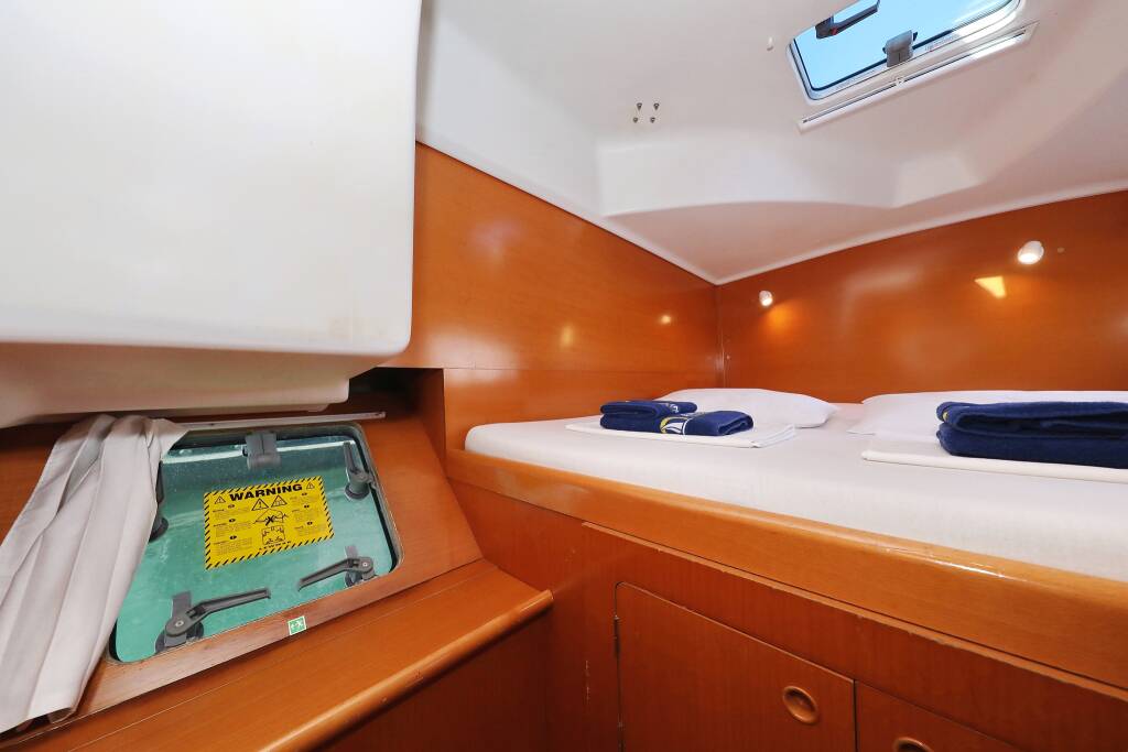 Lagoon 380 S2 Love Song