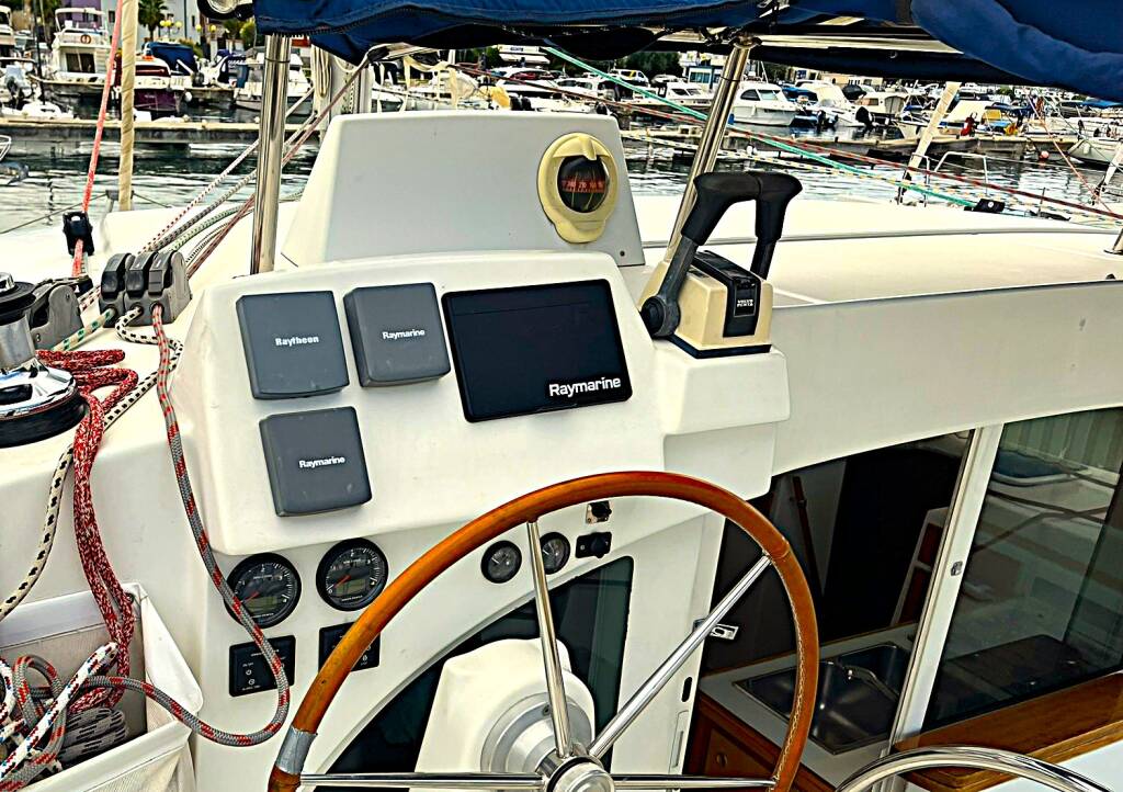 Lagoon 380 S2 Love Song