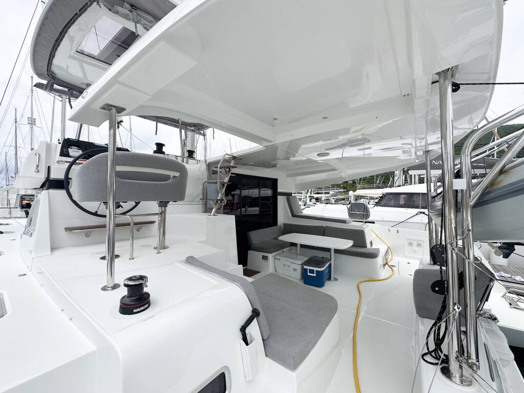 Lagoon 42 Island Riff