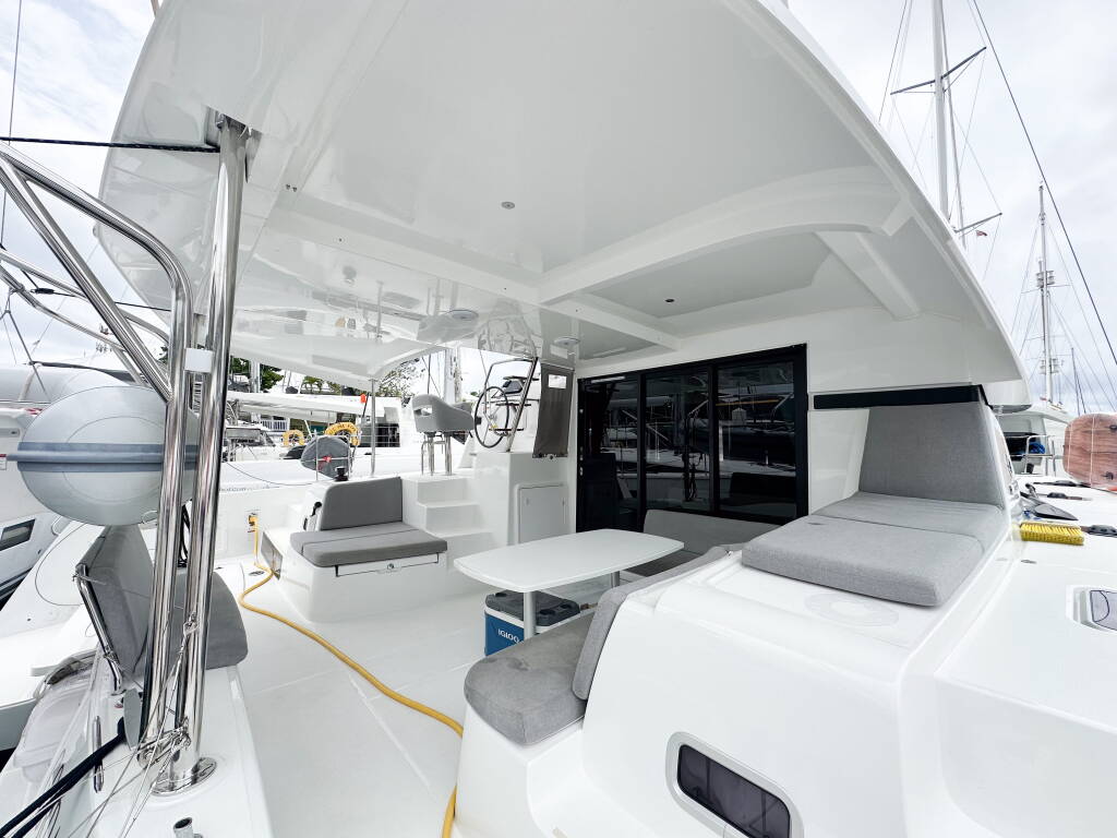 Lagoon 42 Island Riff