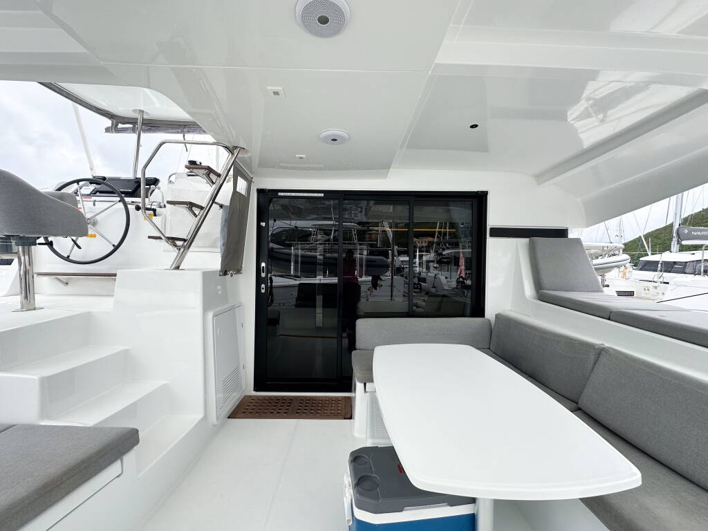 Lagoon 42 Island Riff