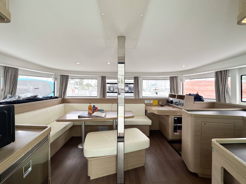 Lagoon 42 Island Riff