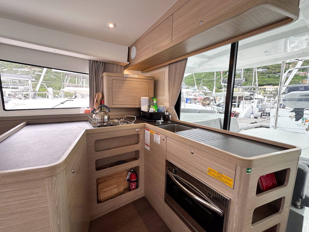 Lagoon 42 Island Riff