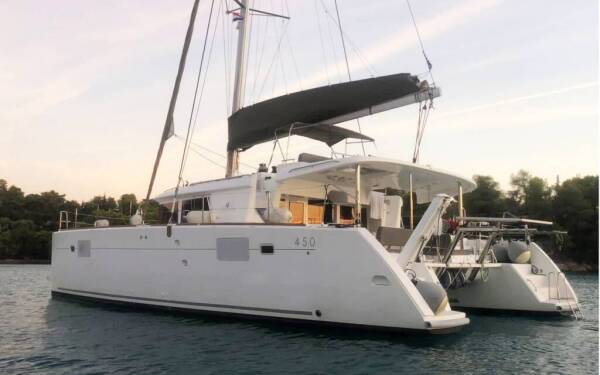 Lagoon 450 F Azraq