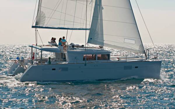 Lagoon 450 F Hot Stuff