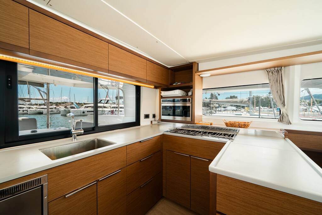Lagoon 46 King Vivi
