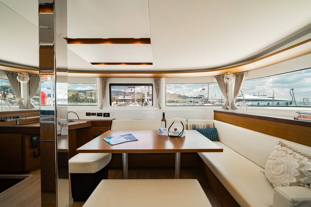 Lagoon 46 King Vivi