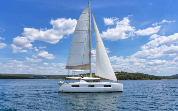 Lagoon 46 White Pearl