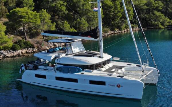 Lagoon 51 Twin Joy +