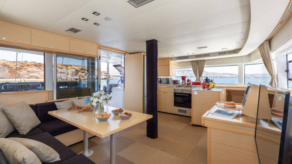 Lagoon 52 Royal Hearts