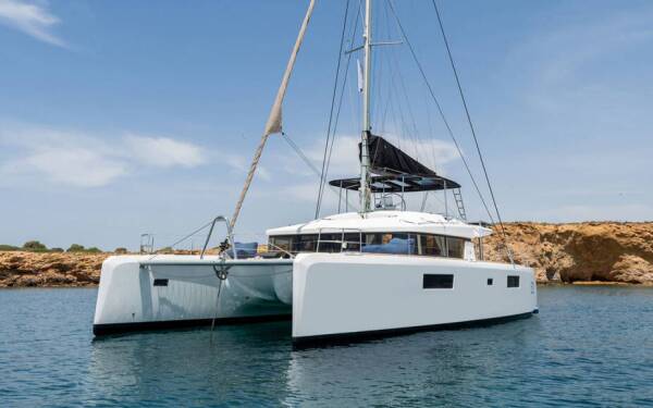 Lagoon 52 Royal Hearts