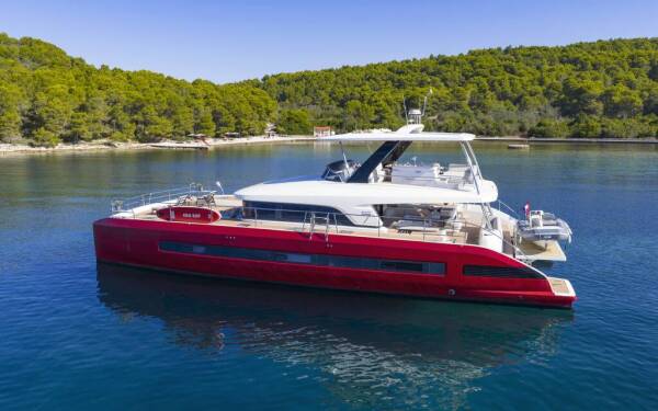 Lagoon Sixty 7 Mastermind