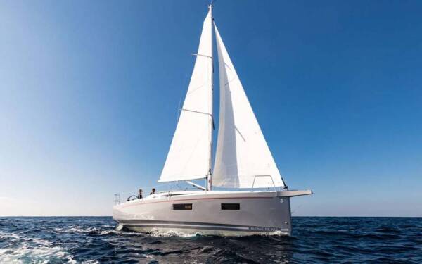 Oceanis 34.1 Vrubel