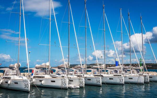 Oceanis 38.1 New Order